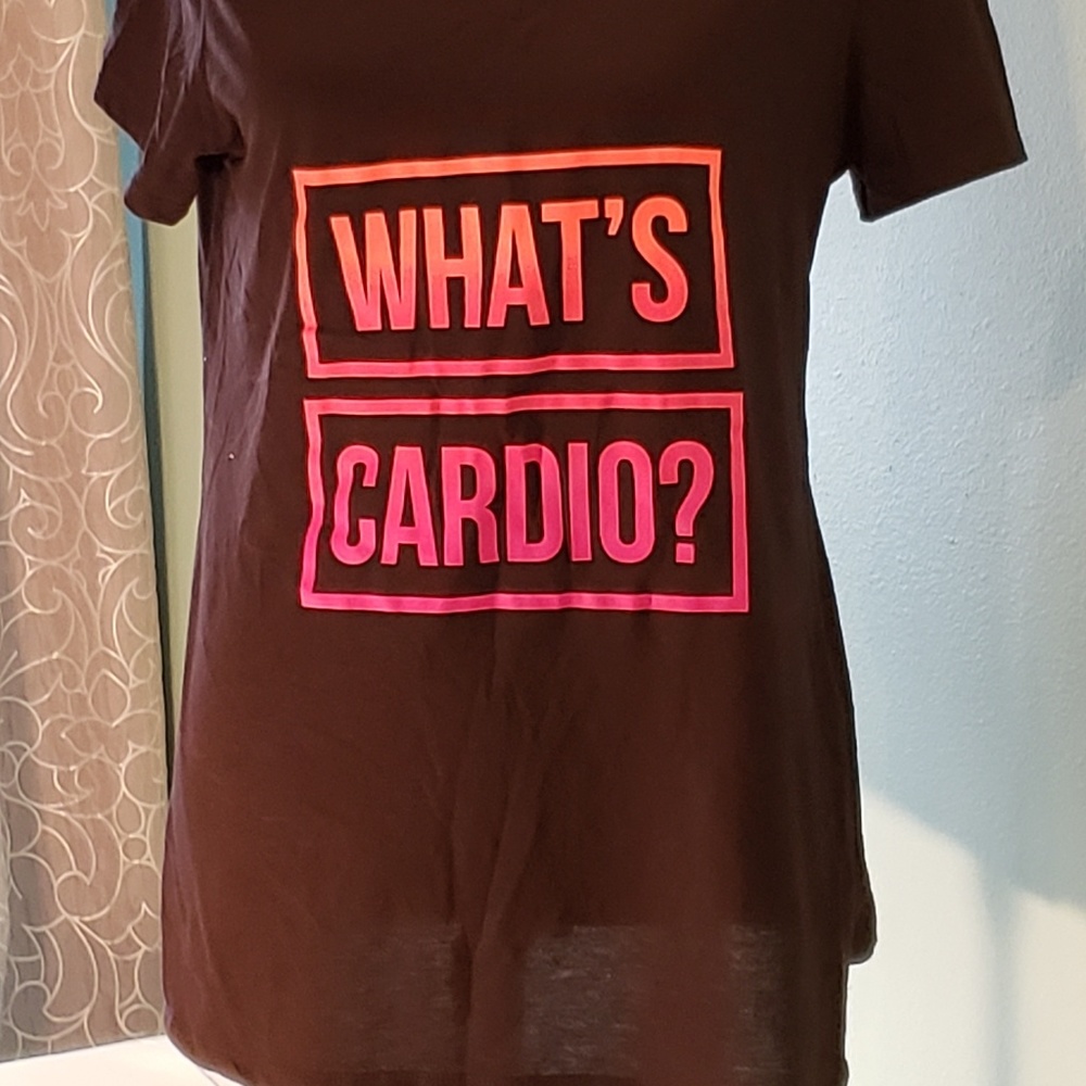Workout top - Picture 2 of 2